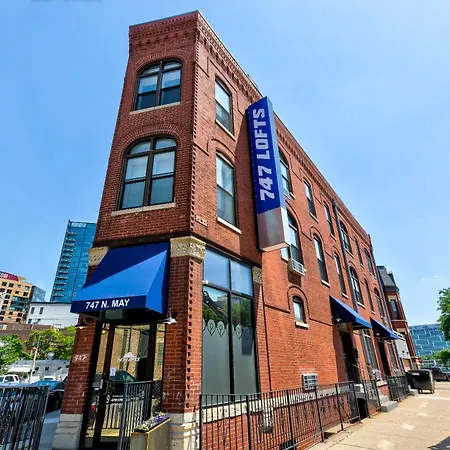 Chicago Second Floor Studio By 747 Lofts