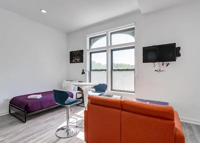 Second Floor By 747 Lofts *
